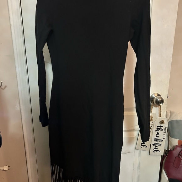 Elegant Black Long-Sleeve Dress - Picture 1 of 2